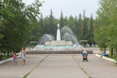 Фонтан в городском парке Ленска